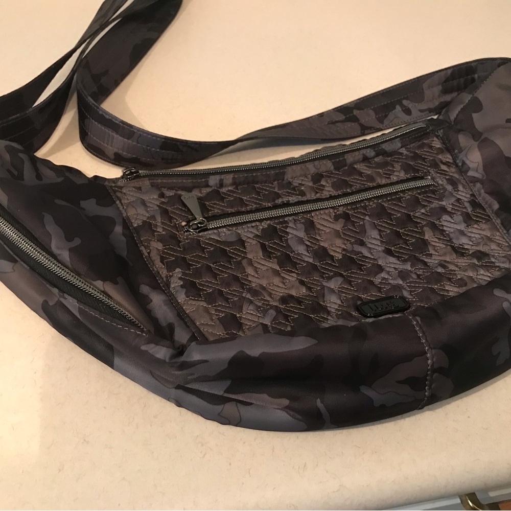 LUG:  Boomerang SE - Black Camo